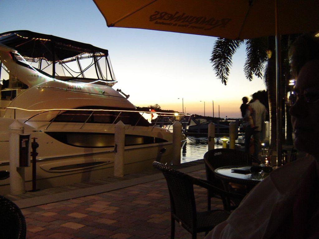 Restaurat mit Blick auf Hafen Cape Coral