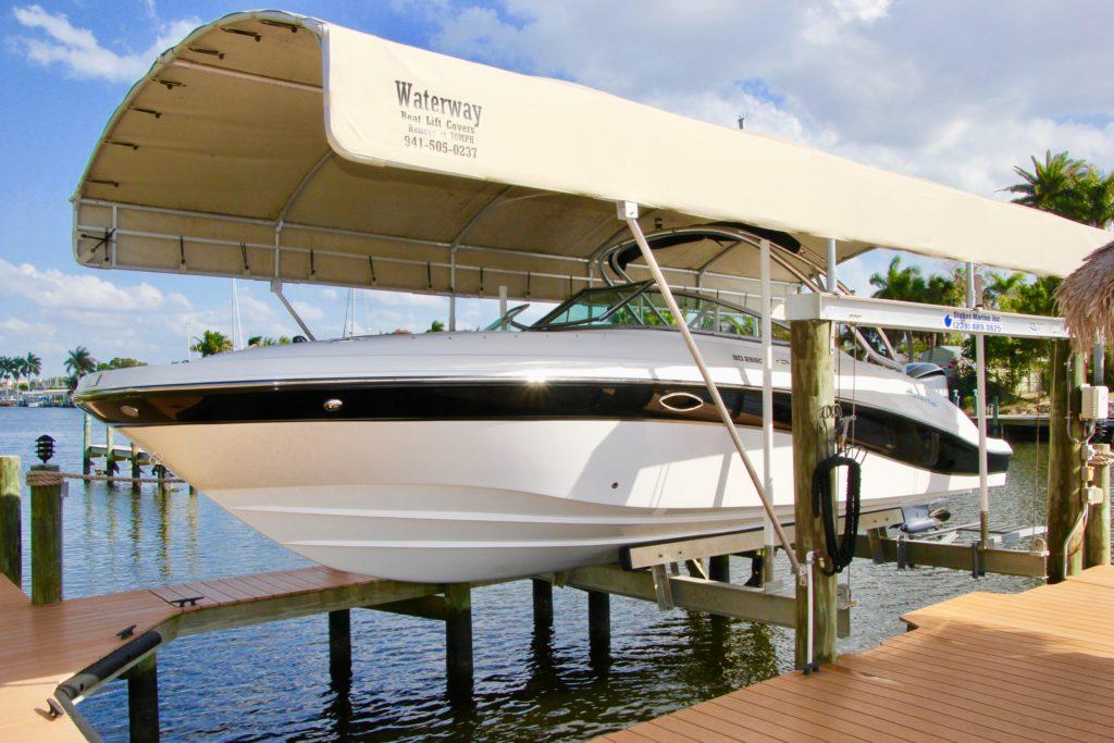 Bootansicht auf Dock in Cape Coral